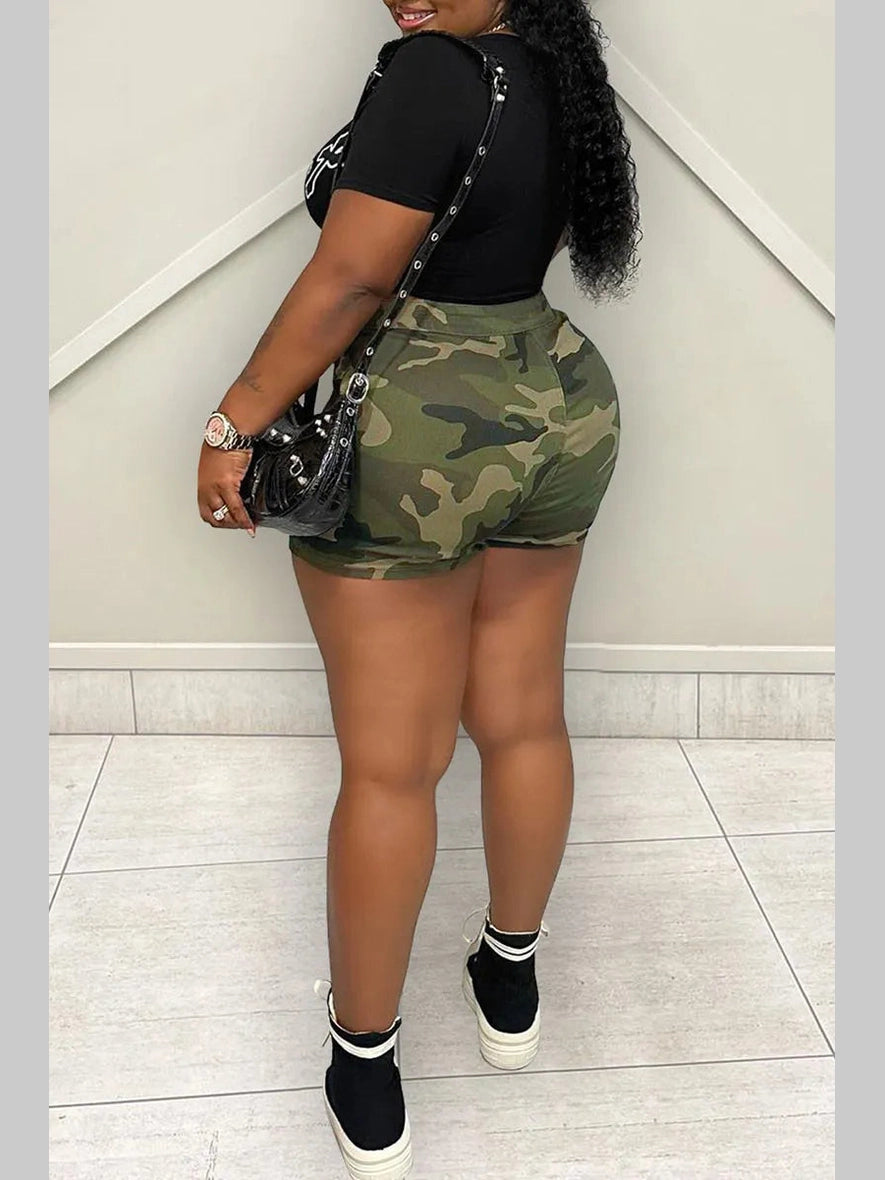 Women's army green Camo Command Skort with trendy camouflage print and zipper closure